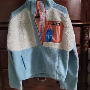 Columbia Womens Blue and Cream Puffer Jacket